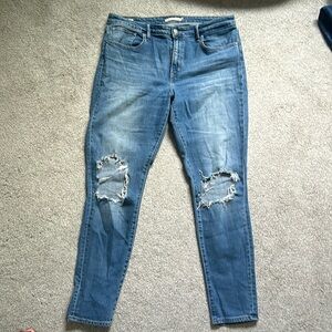 Levi’s ripped skinny jeans